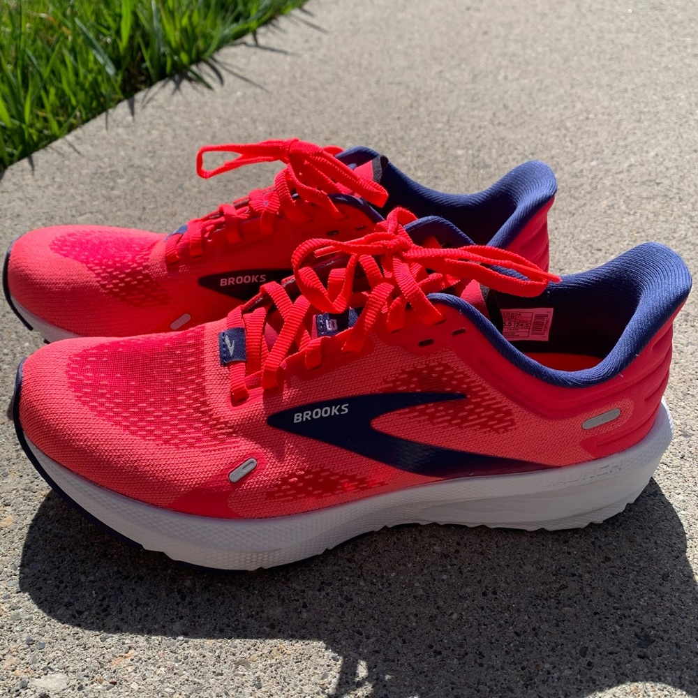 Brooks Launch 9 | Size 7.5 | Send Offer